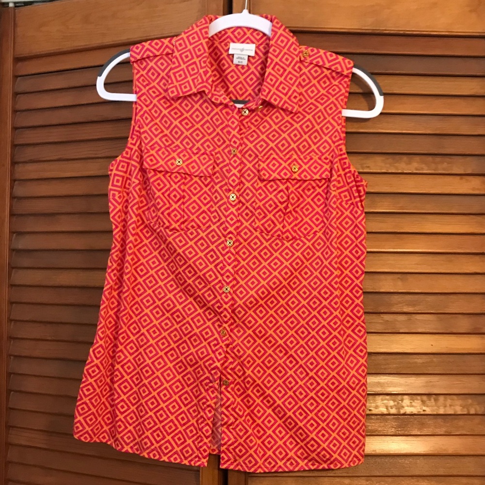 Printed Sleeveless Button-Up Blouse